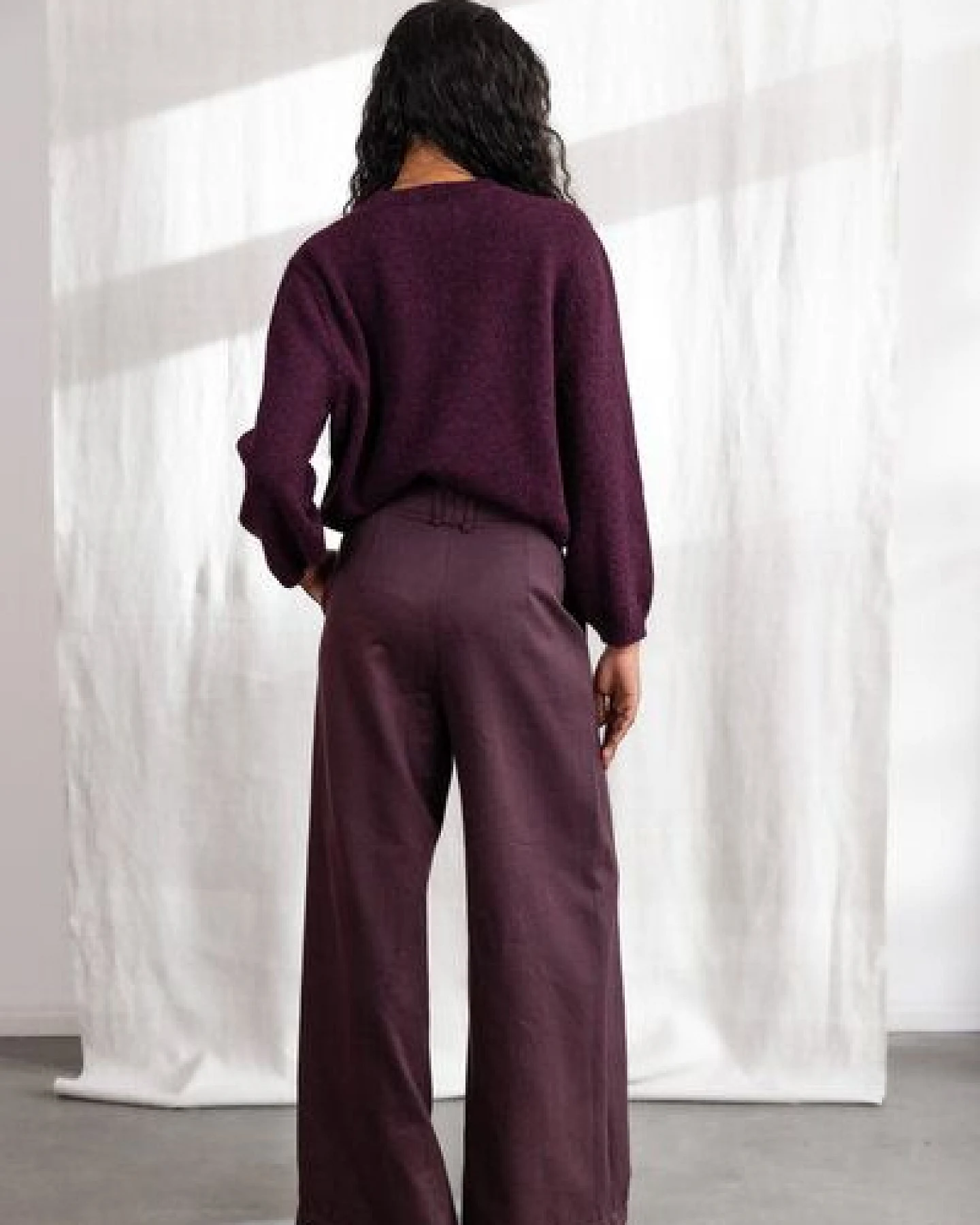 Jyoti - Fair Works Baumwoll Hose Anaar – Ansicht 3
