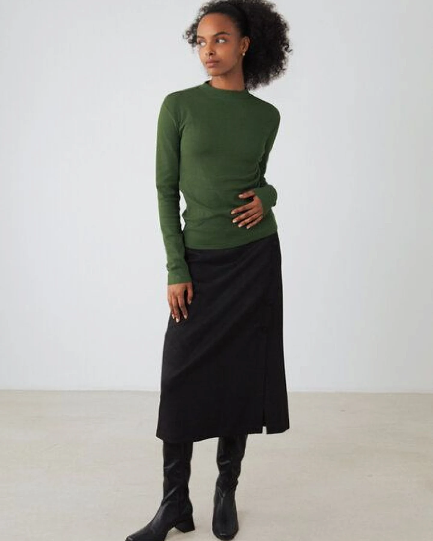 Honest Basics Damen Langarm Shirt mit Stehkragen aus Bio- und recycelter Baumwolle – Ansicht 4