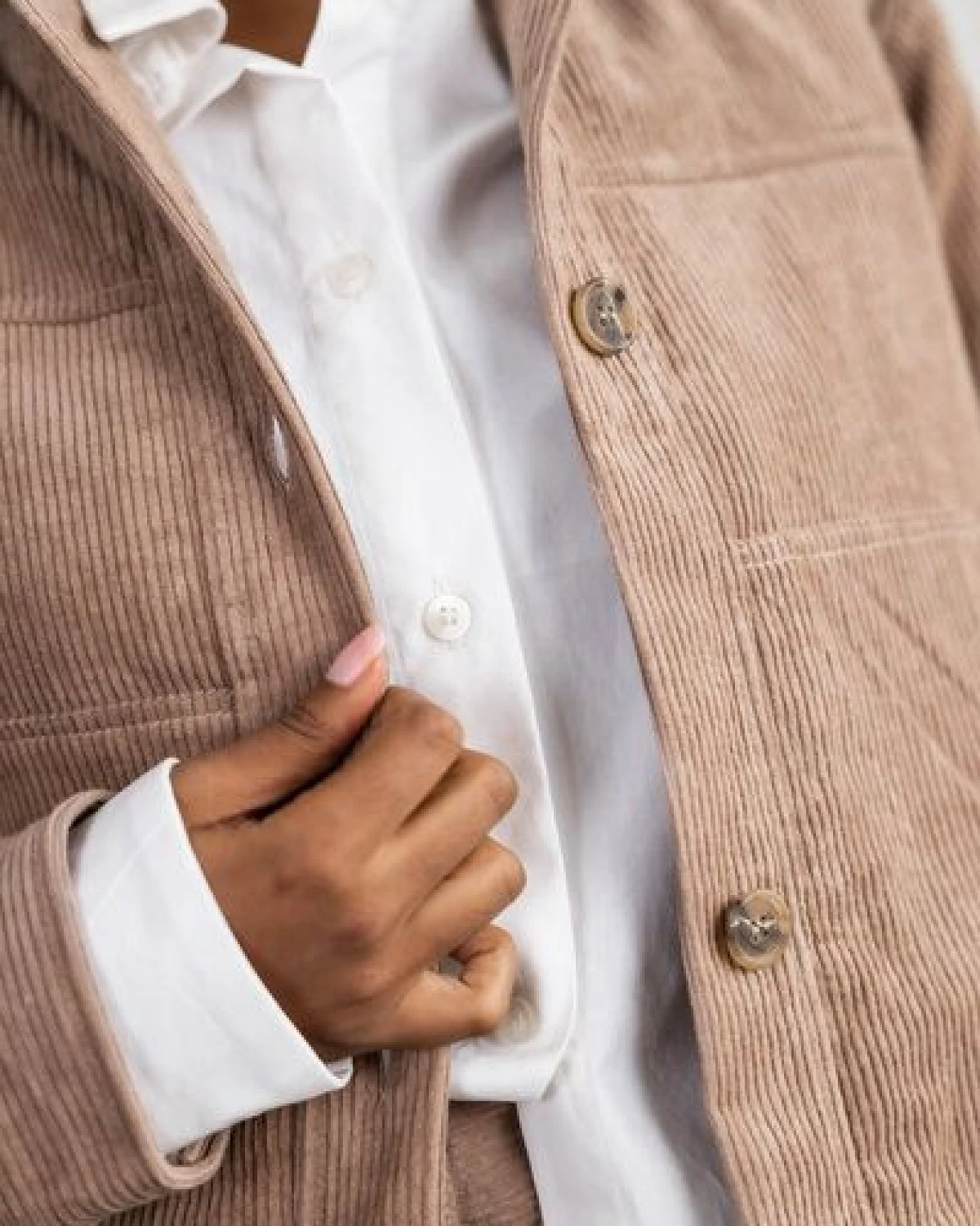 Jyoti - Fair Works Baumwollcord Jacke Nariyal – Ansicht 4