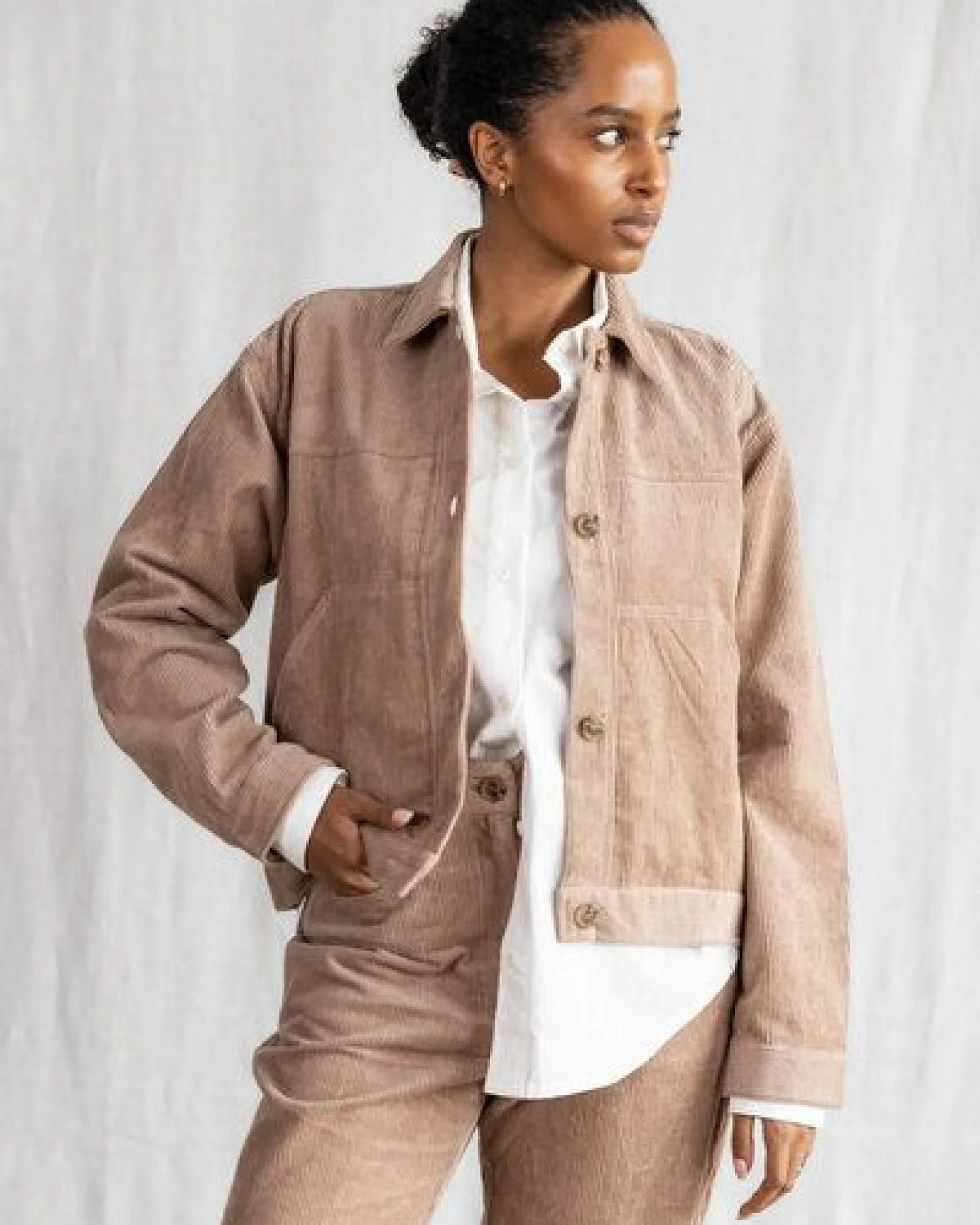 Jyoti - Fair Works Baumwollcord Jacke Nariyal – Ansicht 2