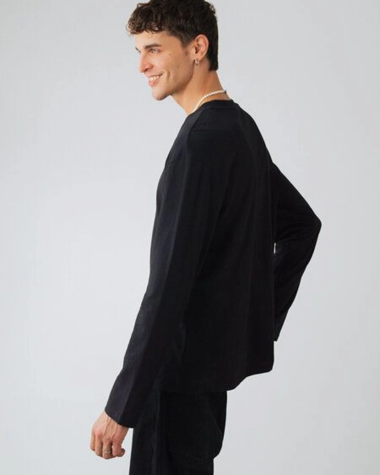 Honest Basics OG Langarmshirt aus Bio- und recycelter Baumwolle – Ansicht 2