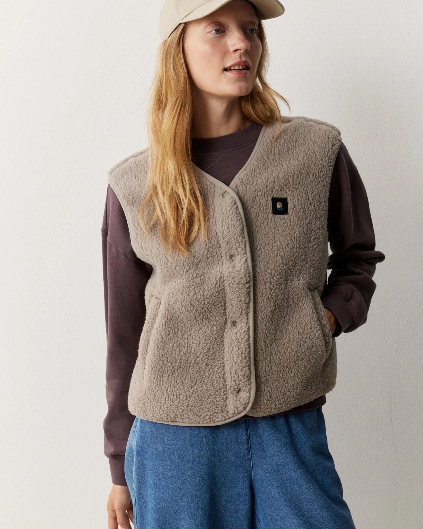 Recolution Damen vegan Weste Fargesia Haselbraun – Ansicht 2