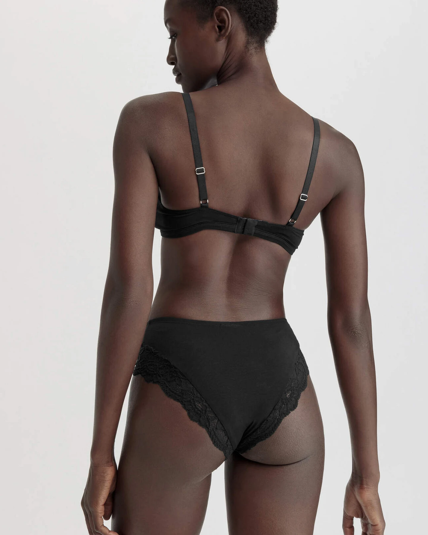 hessnatur Damen Panty PURE SENSE LACE aus TENCEL™ Modal - schwarz - Größe 34 – Ansicht 3
