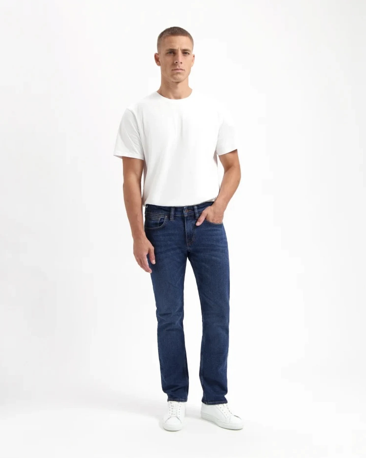 Kuyichi Herren vegan Jeans Nick Straight Basic Blau – Ansicht 2