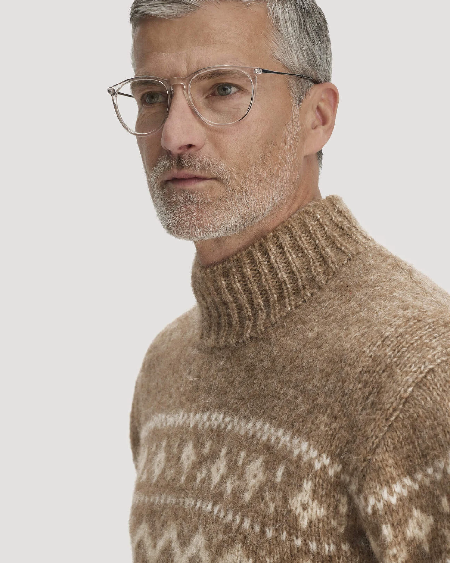 hessnatur Herren Strick Pullover Relaxed mit Rollkragen aus Alpaka und Bio-Baumwolle - braun - Größe L – Ansicht 4