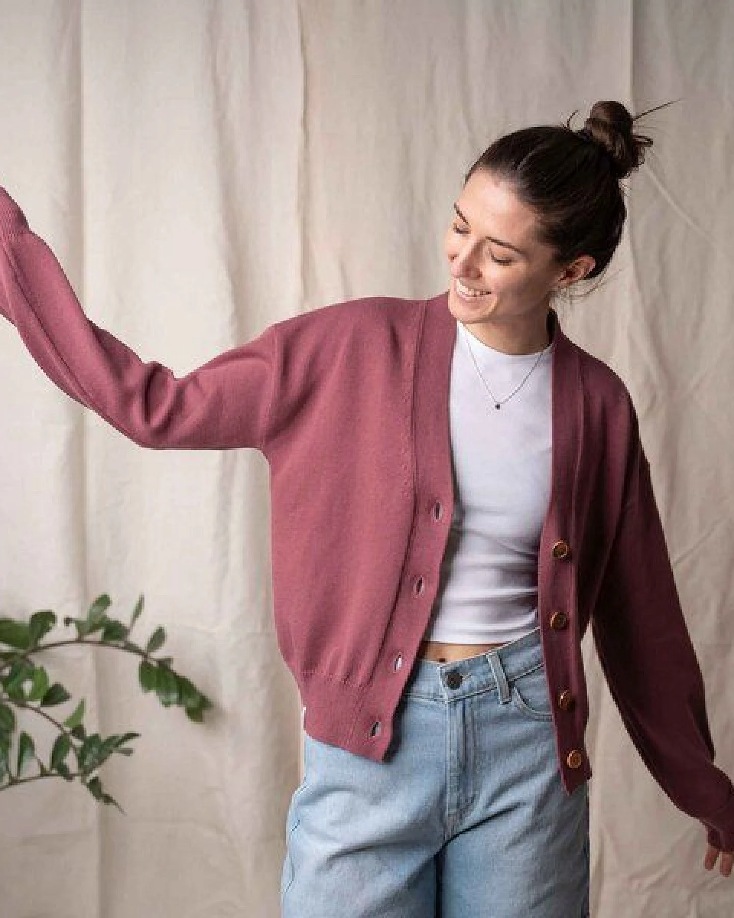 Vresh Clothing Vreia, Kurze Strickjacke aus Biobaumwolle – Ansicht 2
