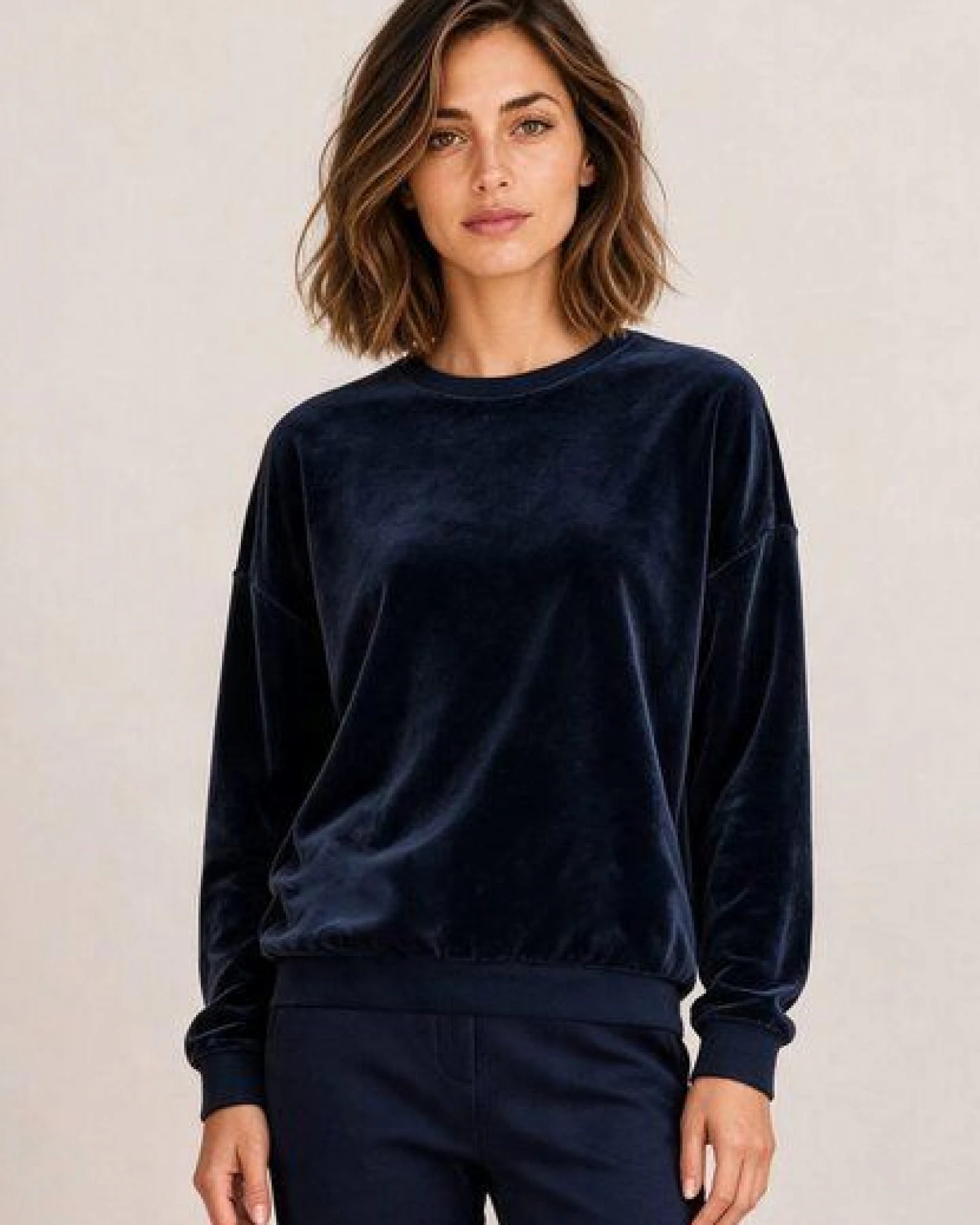 LANA Organic Samtig weicher Pullover, Modell Tess – Ansicht 2