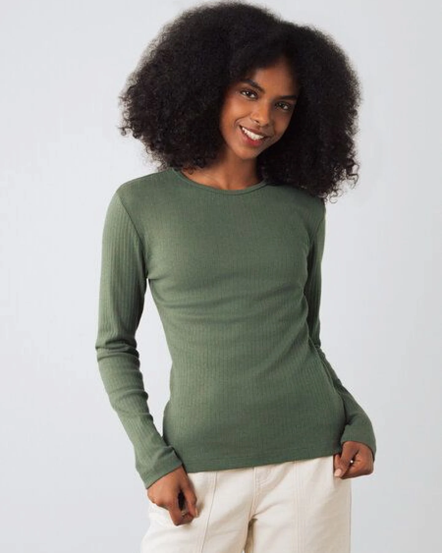 Honest Basics Damen Geripptes Langarmshirt aus Bio- und recycelter Baumwolle – Ansicht 3