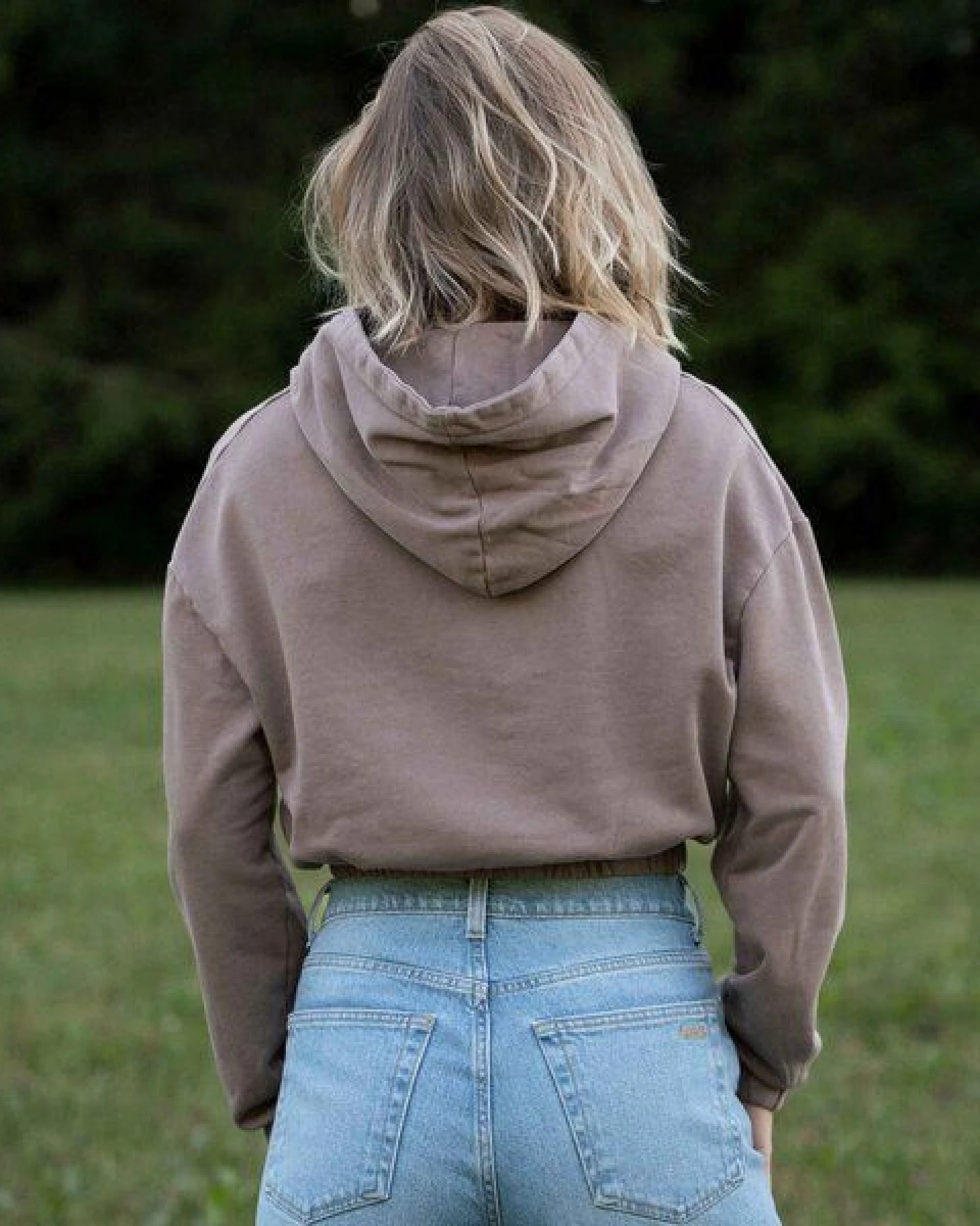 Vresh Clothing Valeria - Crop Hoodie aus Biobaumwolle – Ansicht 2