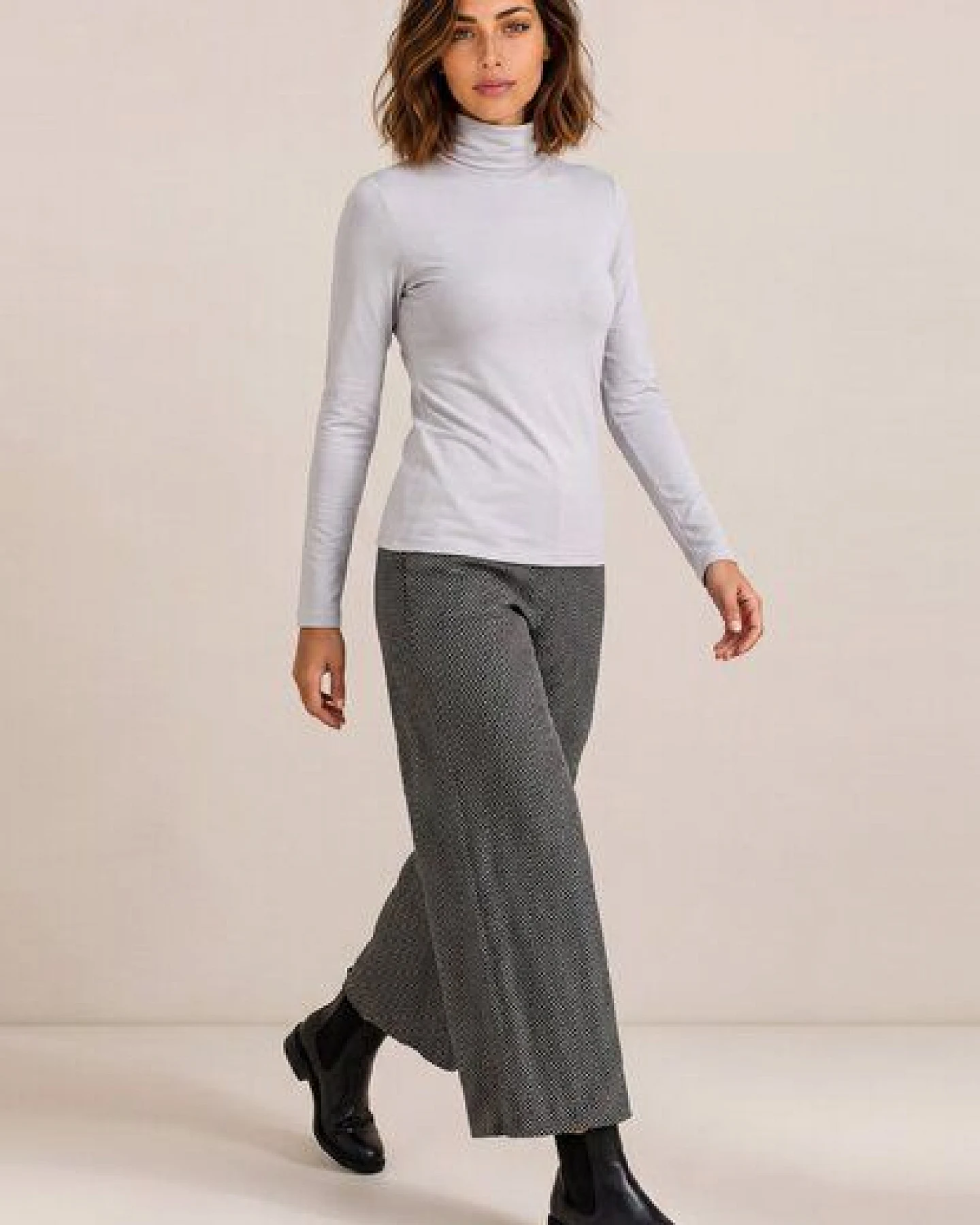 LANA Organic Rollkragenpullover, Modell Anna – Ansicht 2