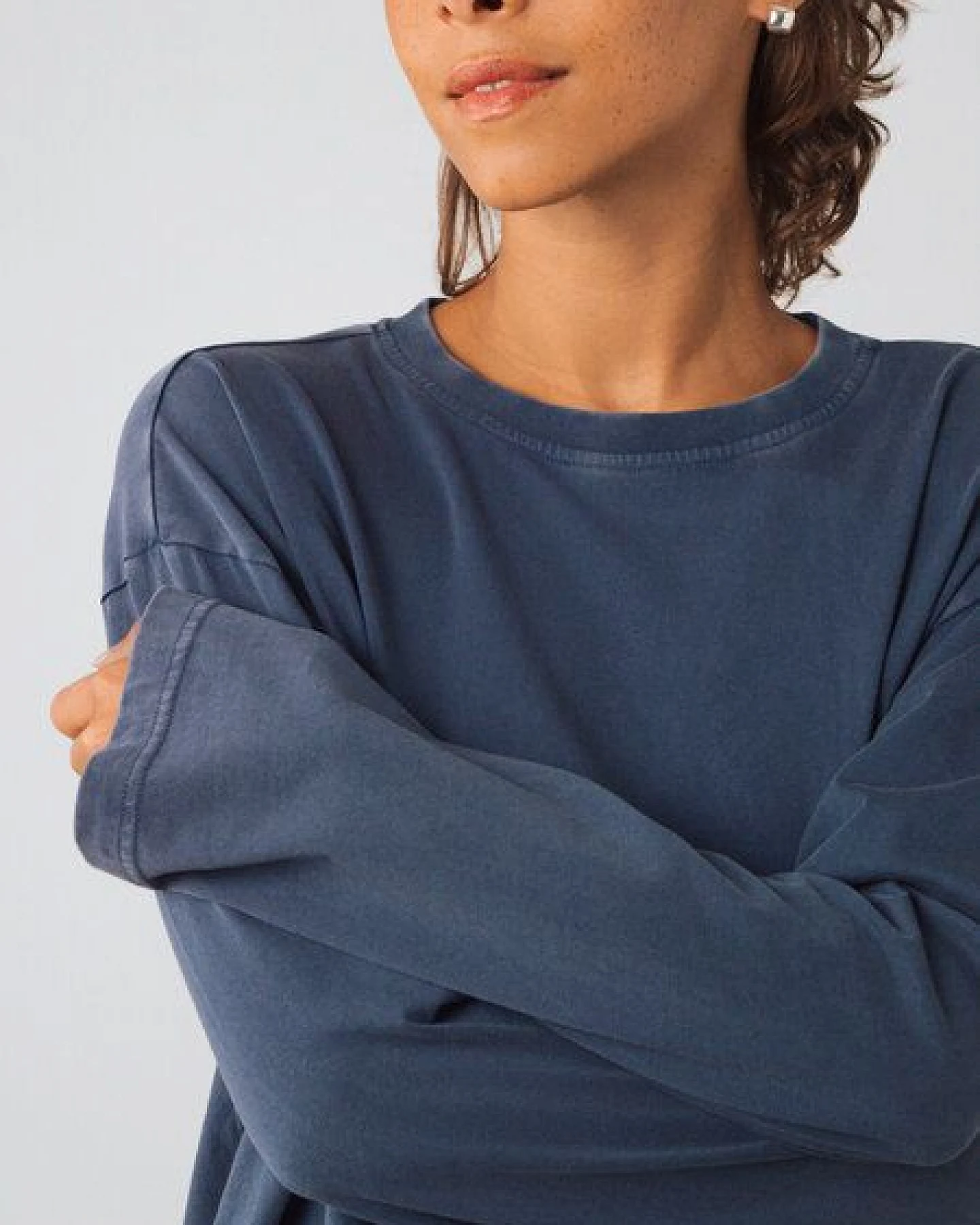 Honest Basics OG Langarmshirt aus Bio- und recycelter Baumwolle – Ansicht 4