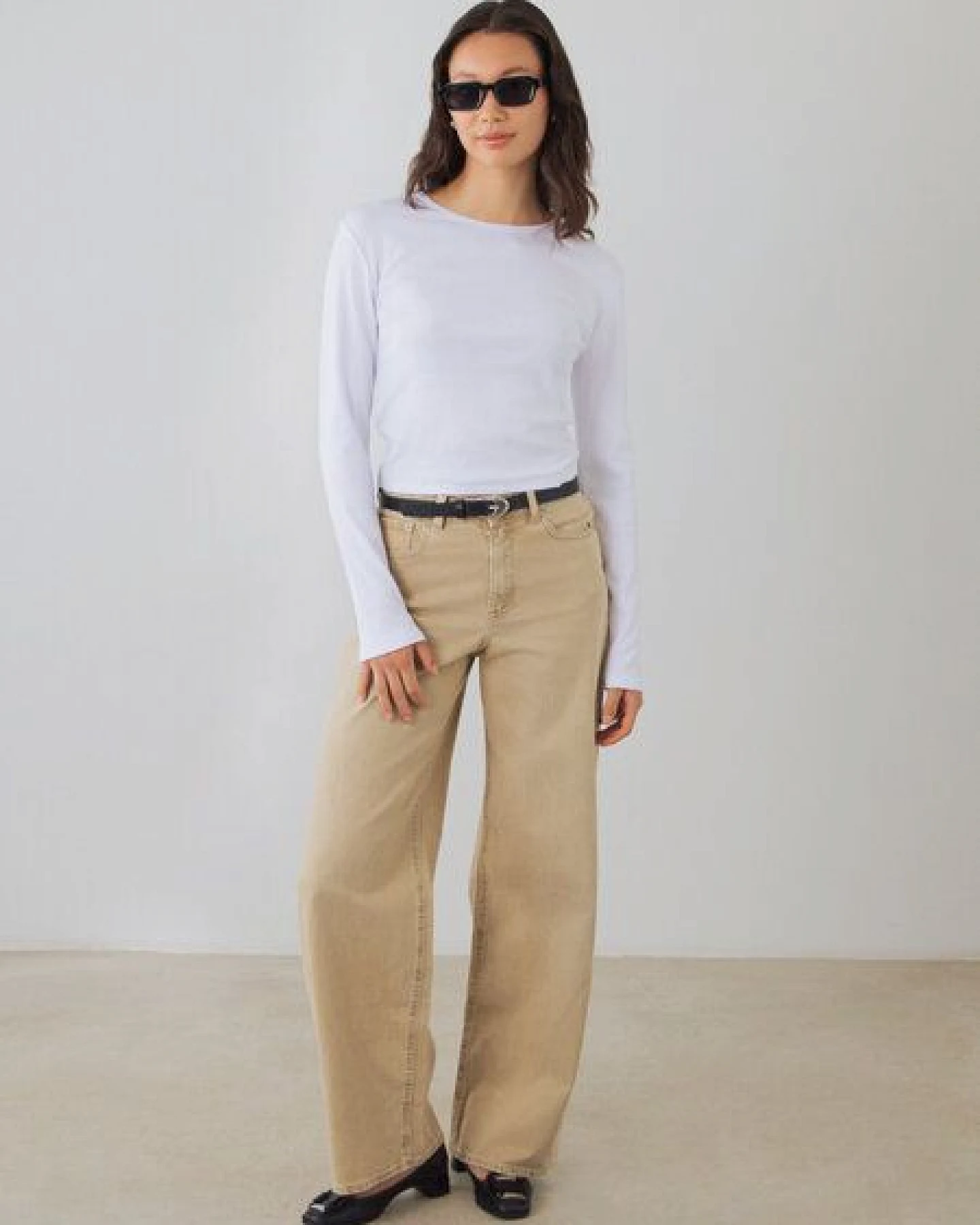 Honest Basics Damen Crop-Langarmshirt aus Bio- und recycelter Baumwolle – Ansicht 4