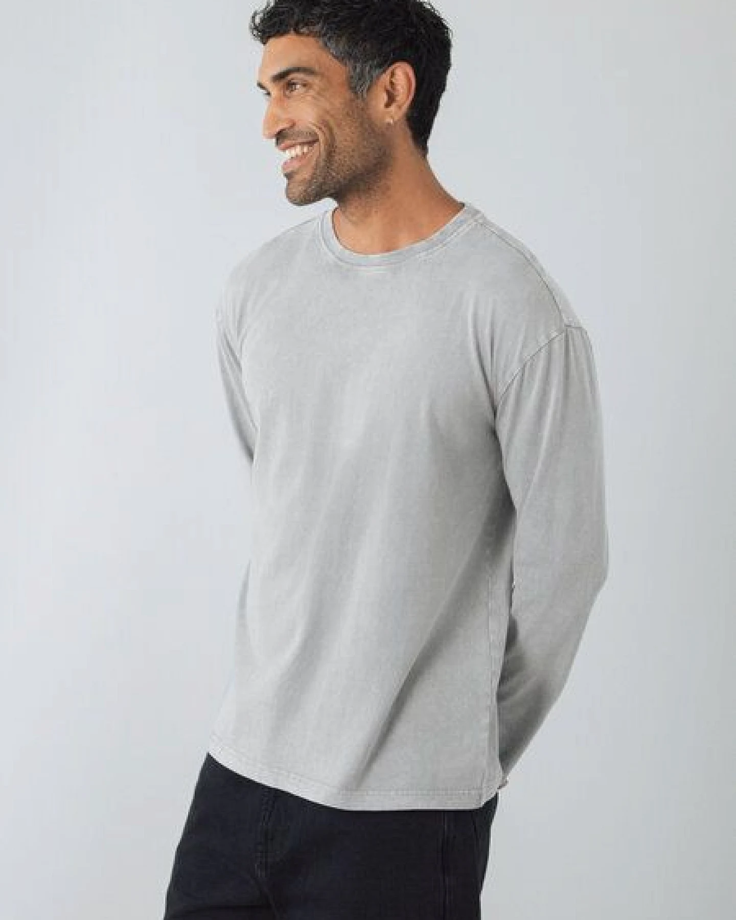 Honest Basics OG Langarmshirt aus Bio- und recycelter Baumwolle – Ansicht 2
