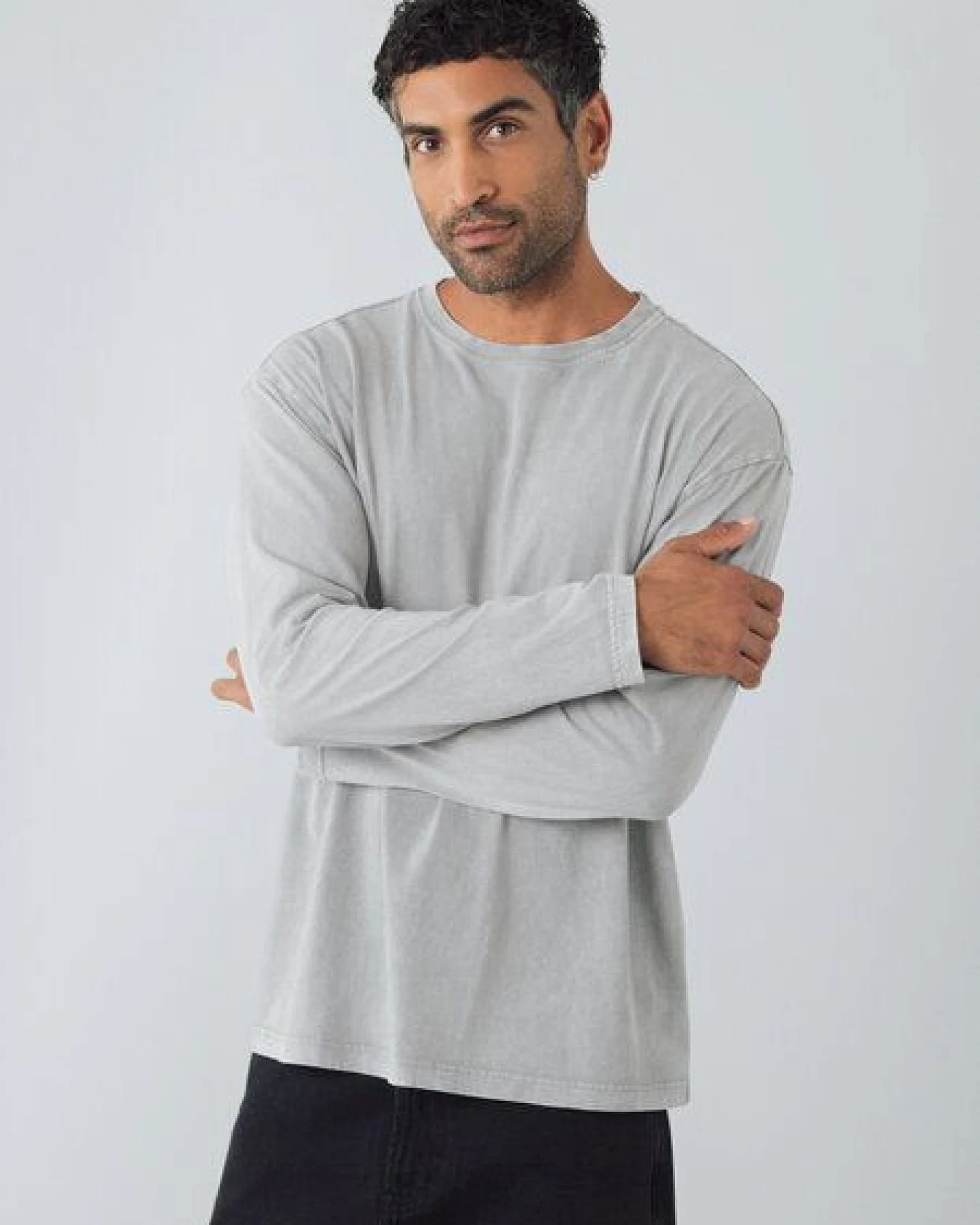 Honest Basics OG Langarmshirt aus Bio- und recycelter Baumwolle – Ansicht 3