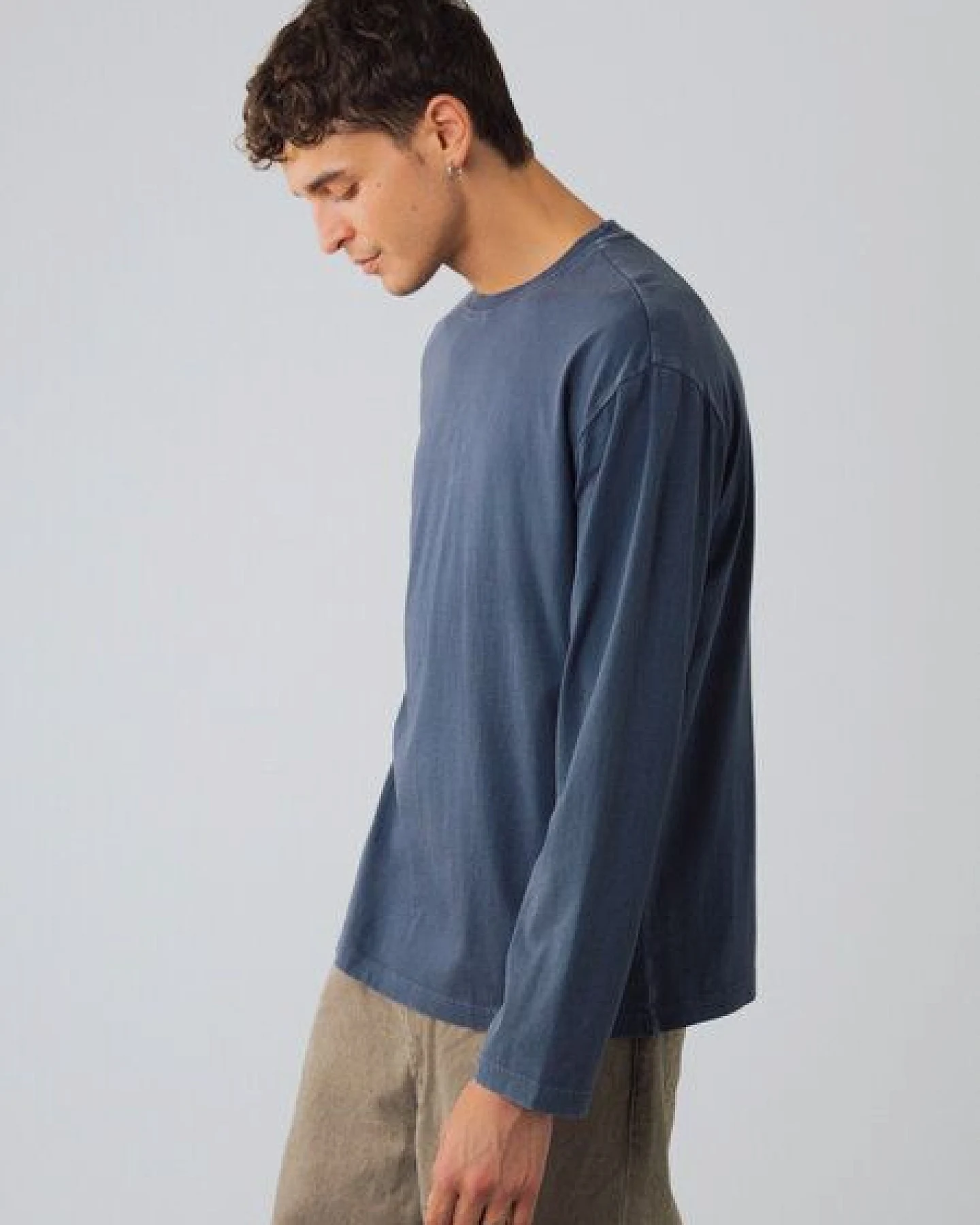 Honest Basics OG Langarmshirt aus Bio- und recycelter Baumwolle – Ansicht 2