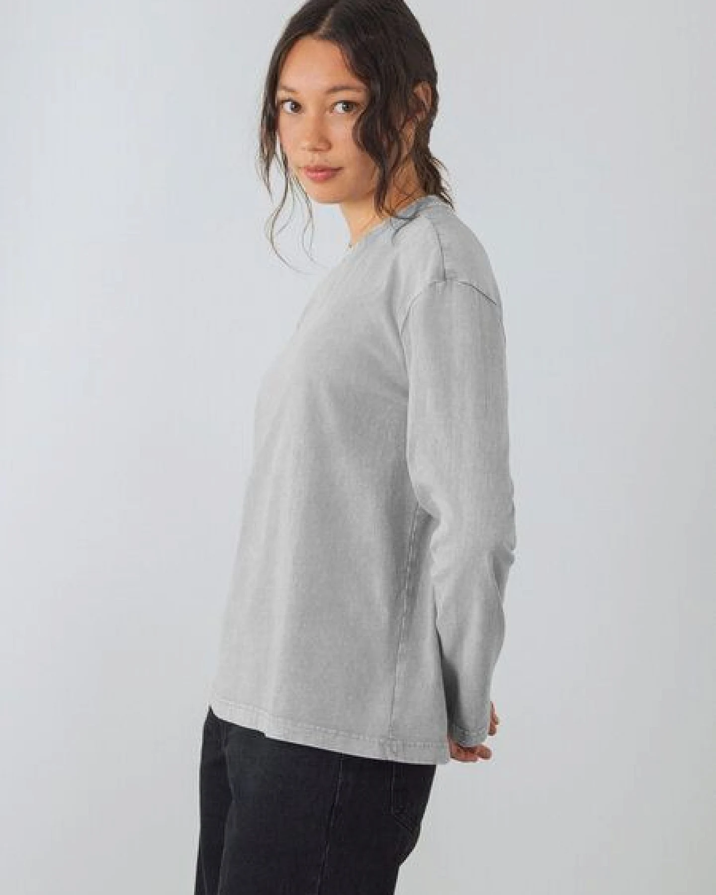 Honest Basics OG Langarmshirt aus Bio- und recycelter Baumwolle – Ansicht 4