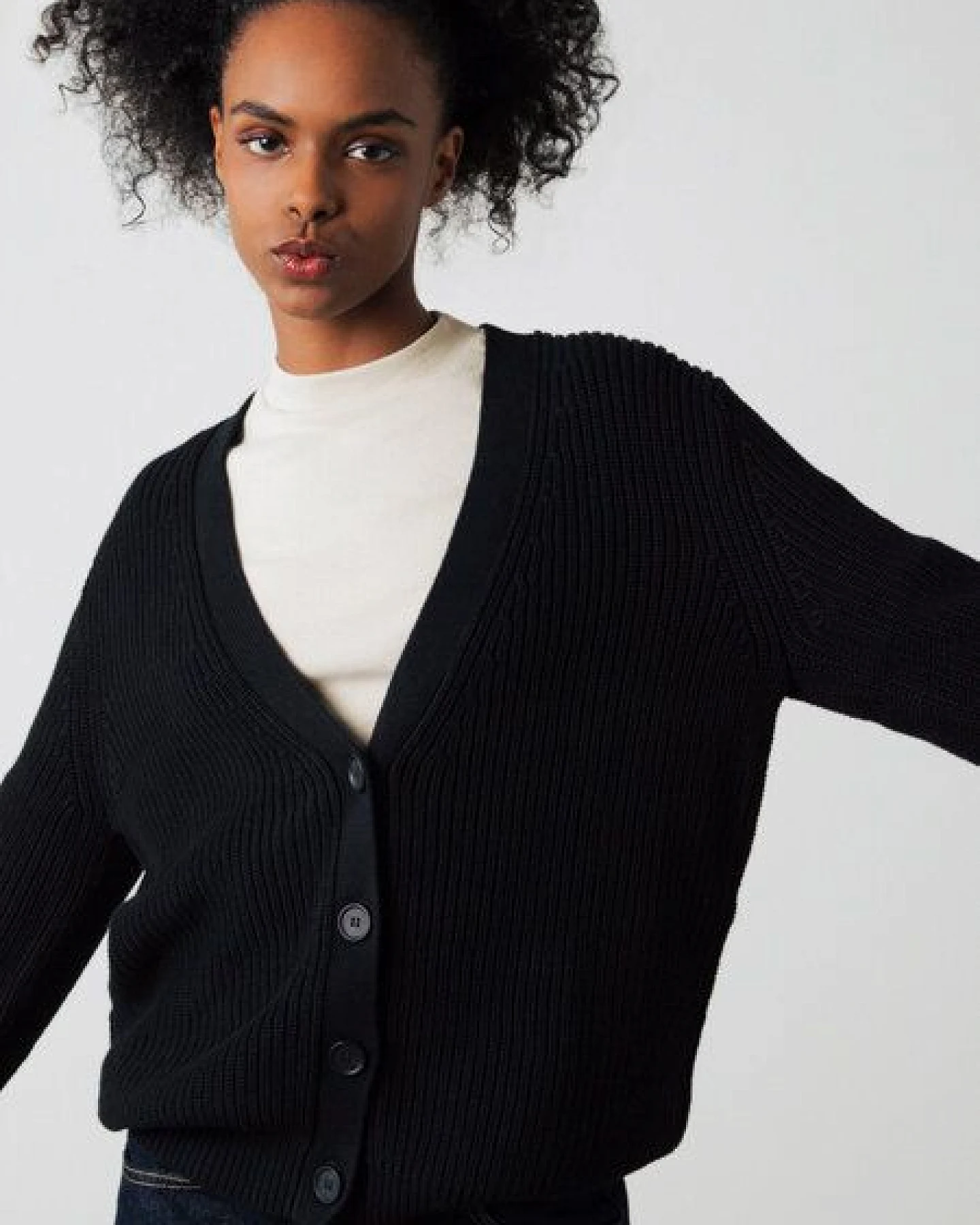 Honest Basics Damen Grobstrick Cardigan aus 100% Bio-Baumwolle – Ansicht 4