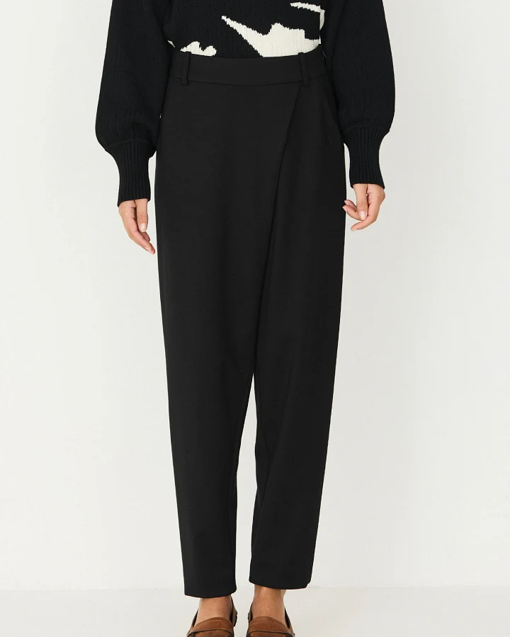 SKFK Damen vegan Karottenhose Knöchellang Ezama Schwarz