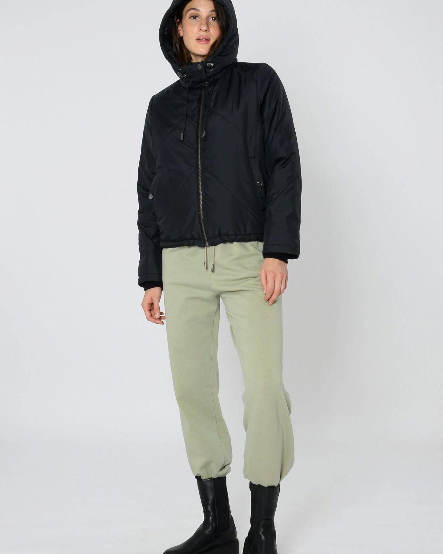 ThokkThokk Damen vegan Kurze Schwarze Jacke – Ansicht 2