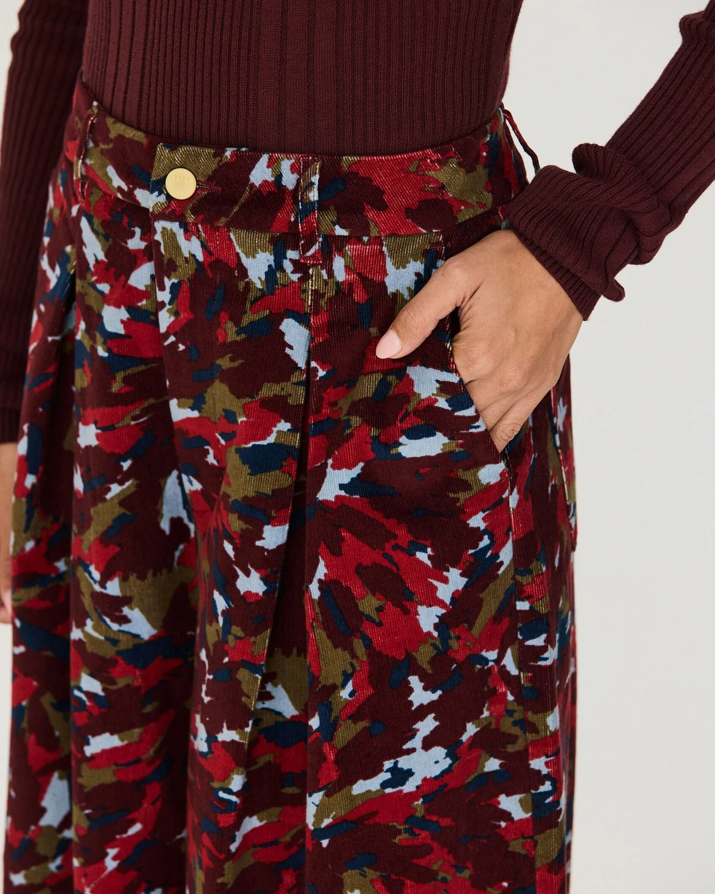 SKFK Damen vegan Hose Cord Kenare Mehrfarbig – Ansicht 2