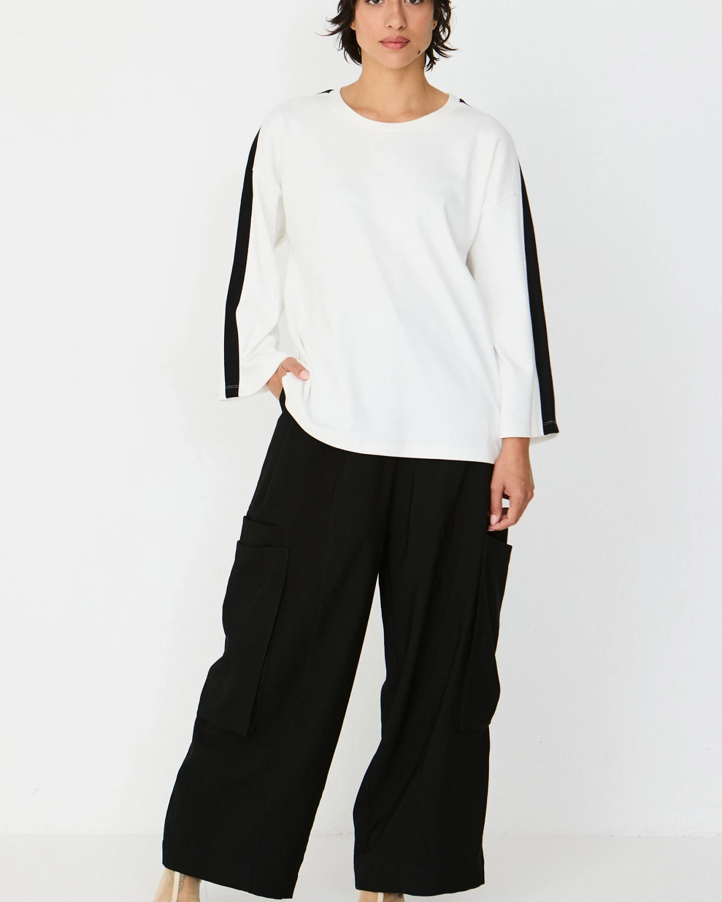 SKFK Damen vegan Top Locker Geschnitten Gebara Weiß – Ansicht 2