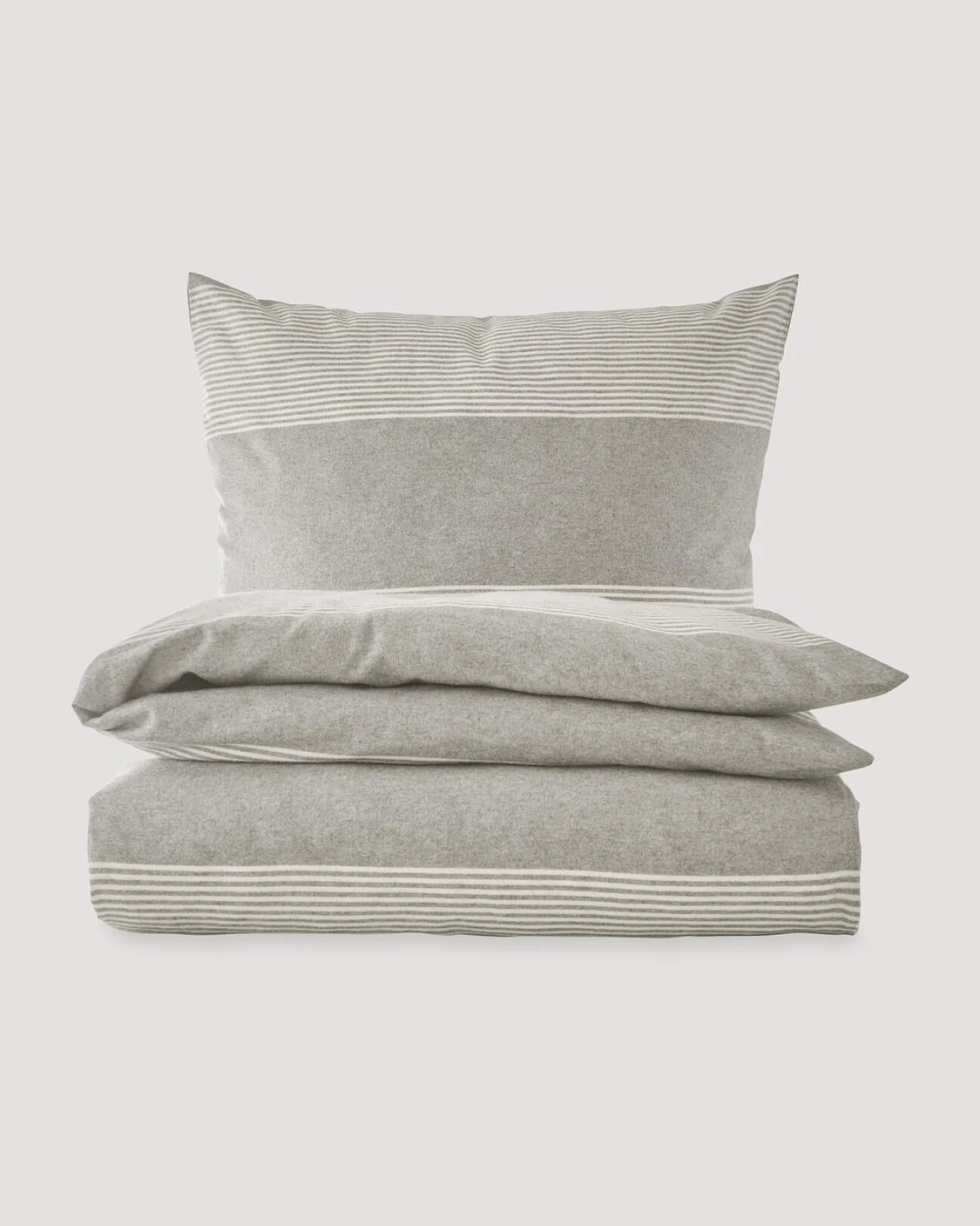 hessnatur Biber Bettwäsche-Set SEON aus Bio-Baumwolle - grau - Größe 155x220 / 40x80 cm – Ansicht 4