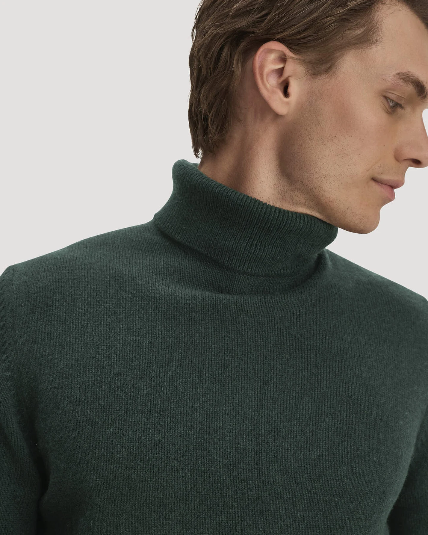 hessnatur Herren Rollkragen-Pullover Regular aus Bio-Merinowolle und Bio-Baumwolle - grün - Größe XXL – Ansicht 4
