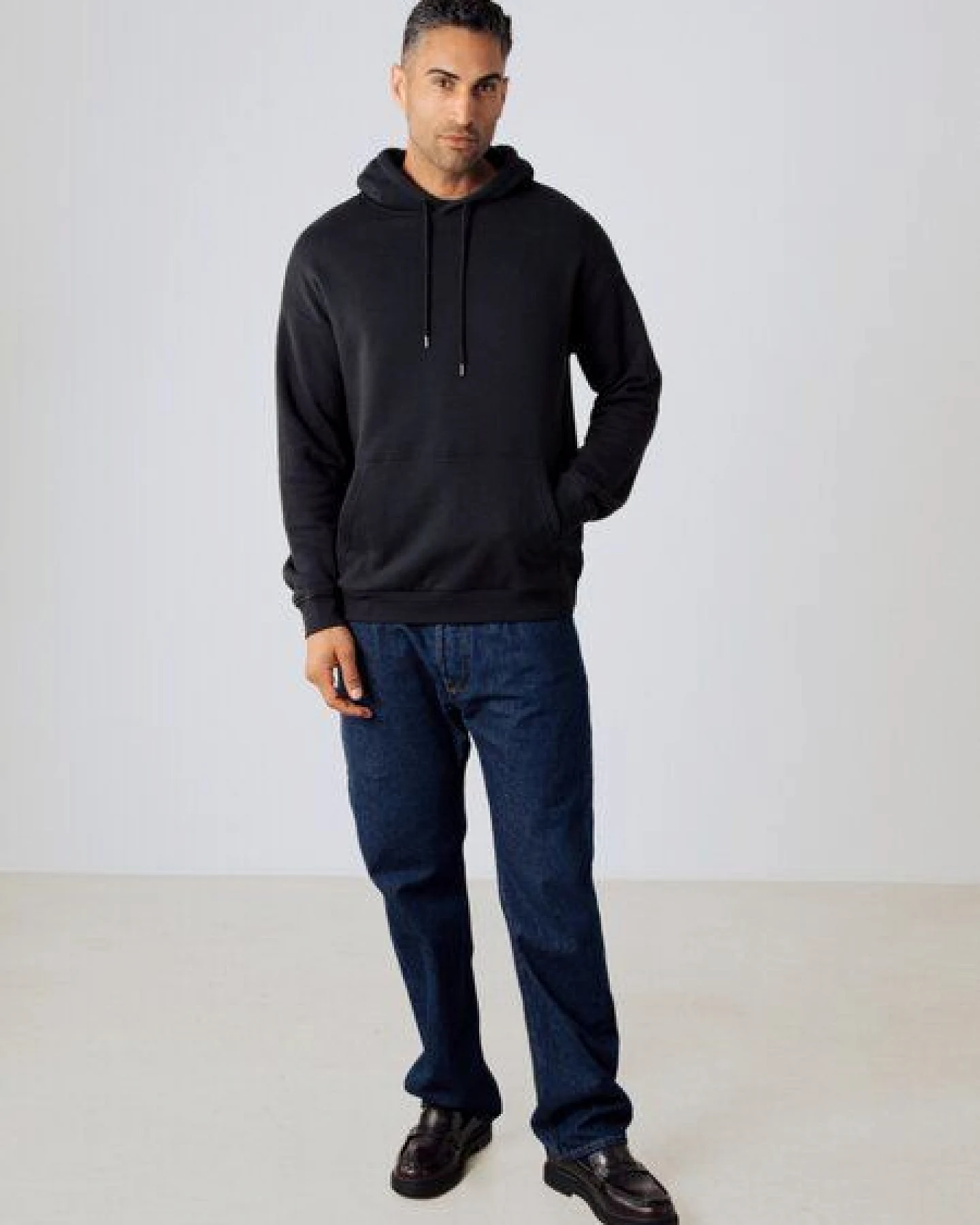 Honest Basics Schwerer Hoodie aus Bio- und recycelter Baumwolle - 350 g/m² – Ansicht 4