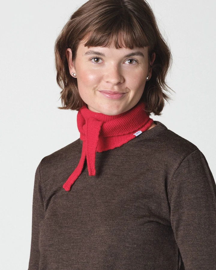Schmaler Strickschal aus Merinowolle Modell: Violet