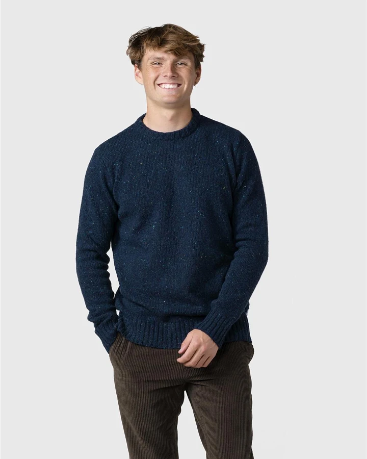 Produktseite: Melierter Woll-Strickpullover Modell: Aage