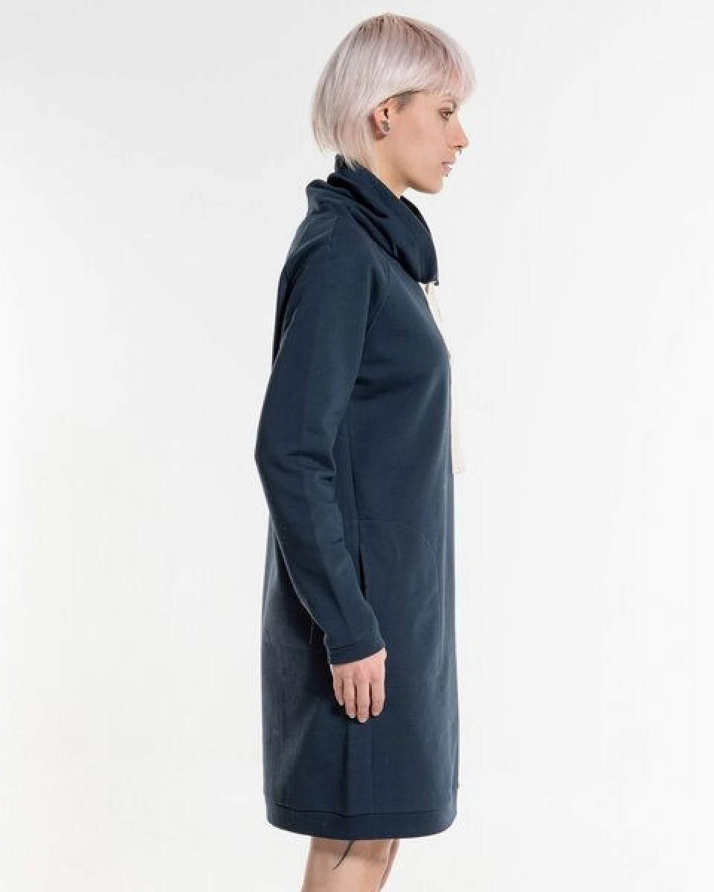 Alma & Lovis Softes Raglan-Sweatkleid aus Organic Cotton – Ansicht 3