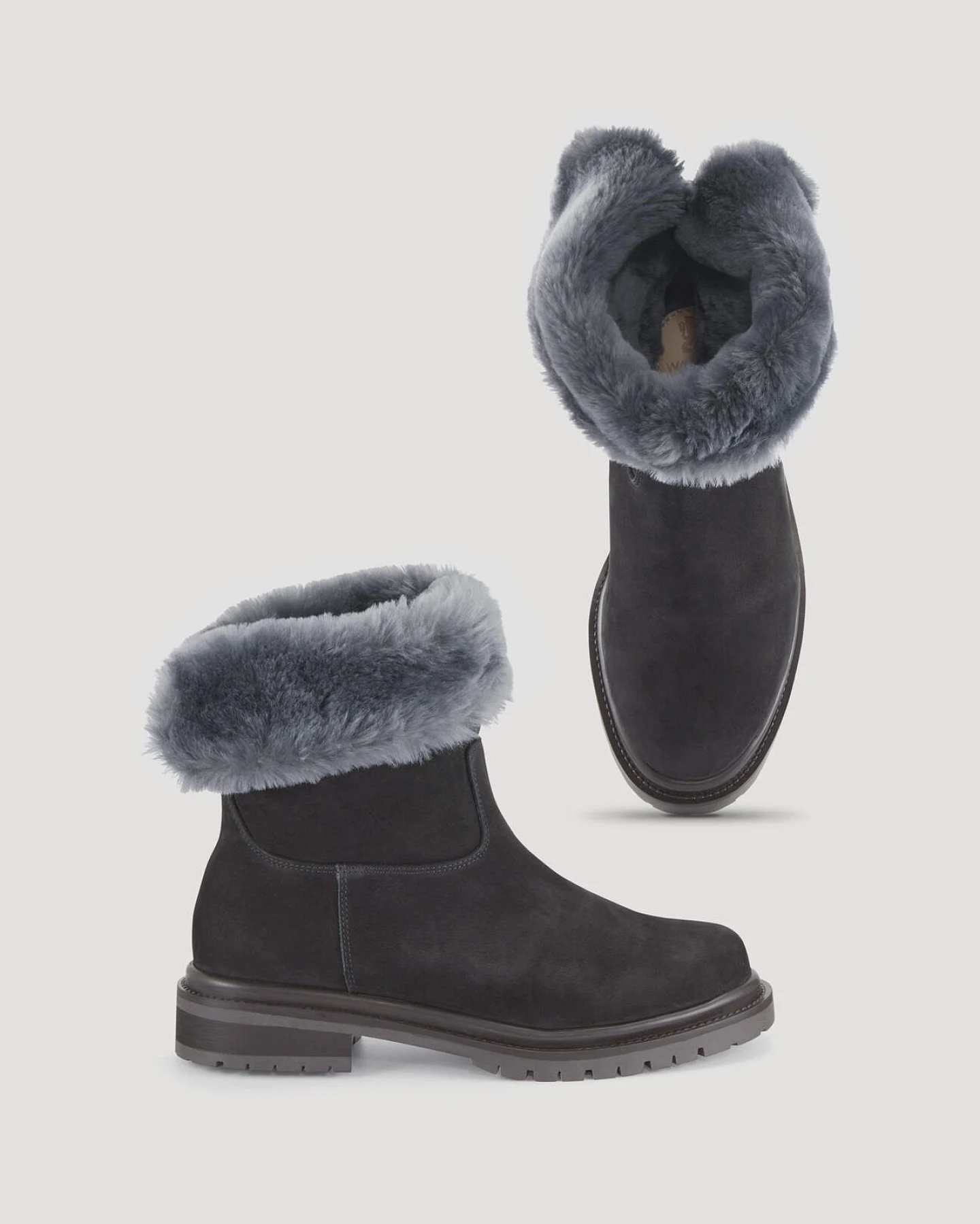 hessnatur Damen Winter-Stiefelette aus Rindsleder mit Schaffell-Futter - schwarz - Größe 39 – Ansicht 2
