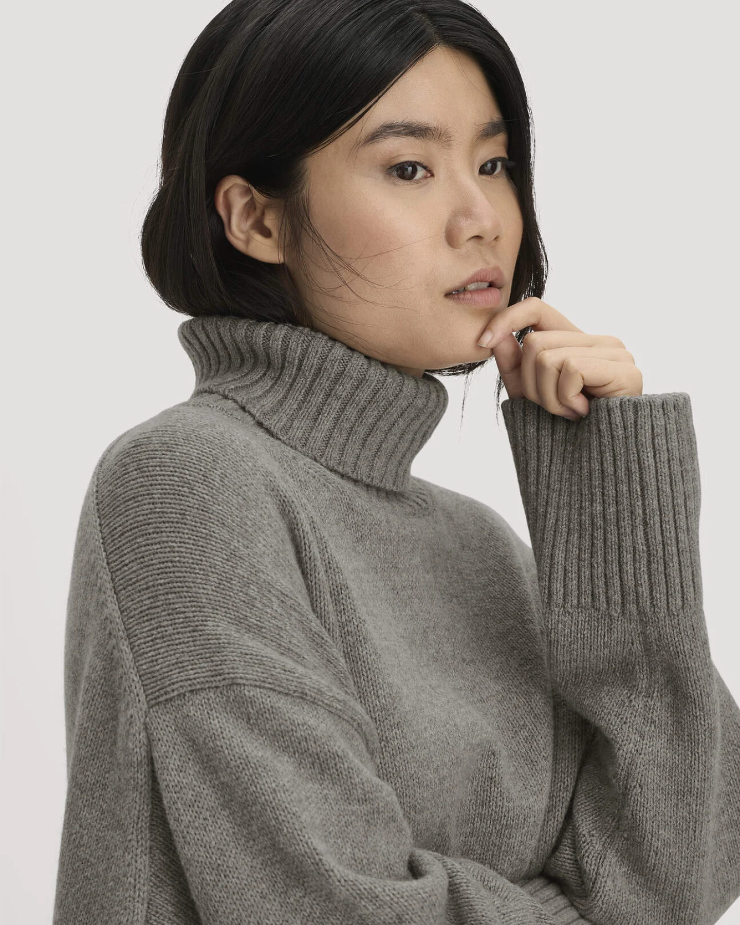 hessnatur Damen Strick Pullover Oversize aus Bio-Merinowolle mit Bio-Baumwolle - grau - Größe onesize – Ansicht 4