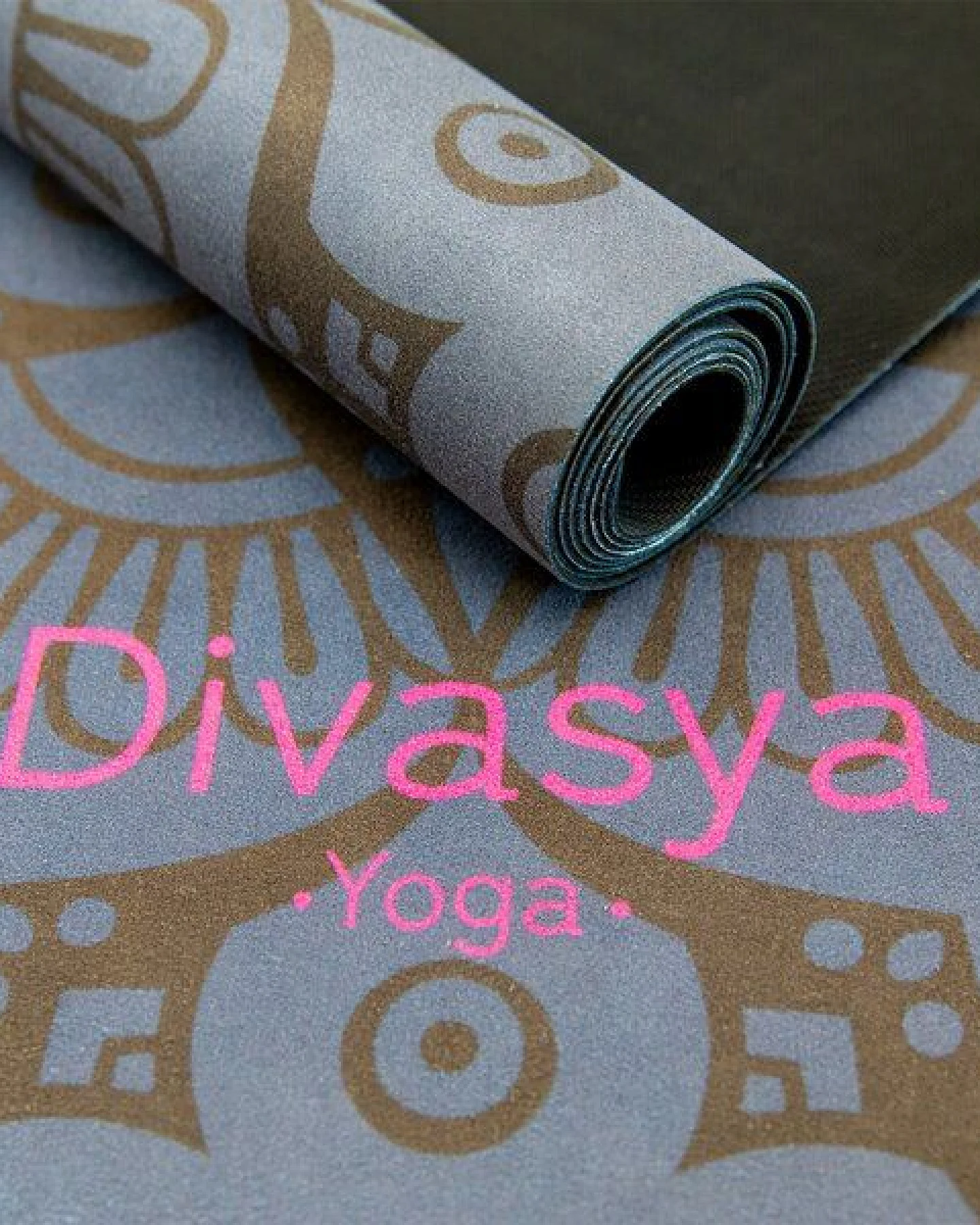 Divasya Reise Yogamatte aus Naturkautschuk & recycelter Mikrofaser – Ansicht 4