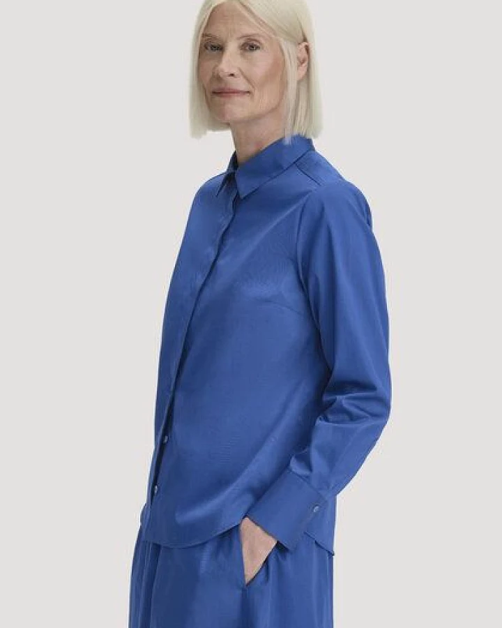 Blau