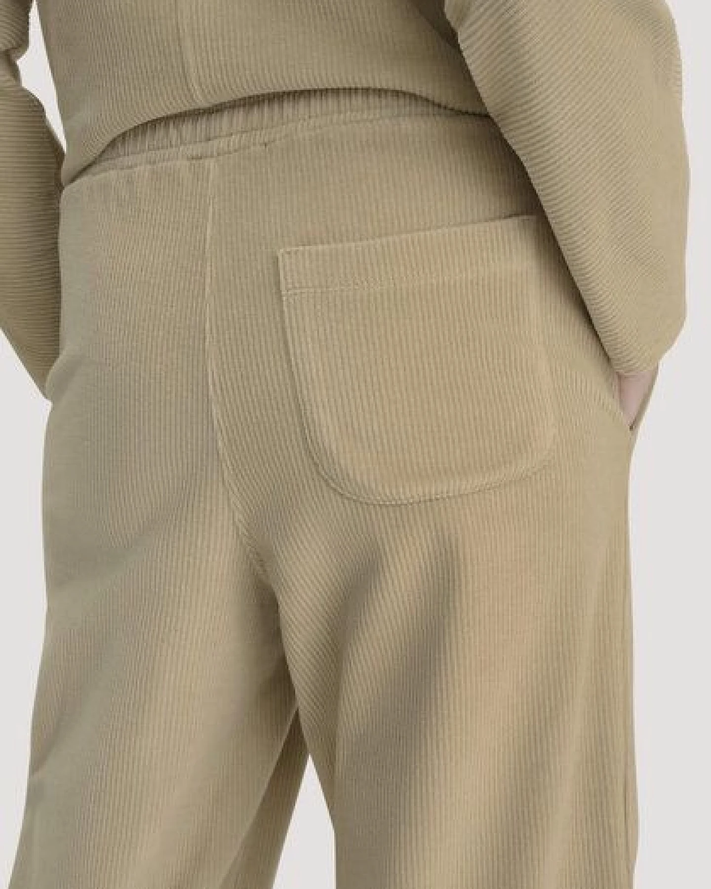 hessnatur Hose Cordstretch Wide Leg ACTIVE LIGHT aus reiner Bio-Baumwolle – Ansicht 2