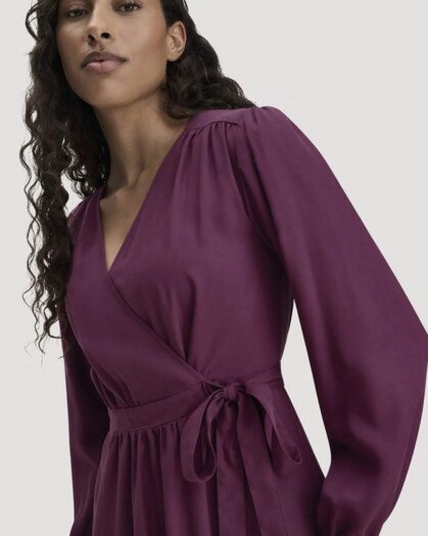 hessnatur Kleid Midi Regular aus reiner TENCEL Lyocell – Ansicht 2