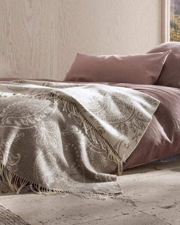 hessnatur Plaid AMARA aus reiner Bio-Lambswool