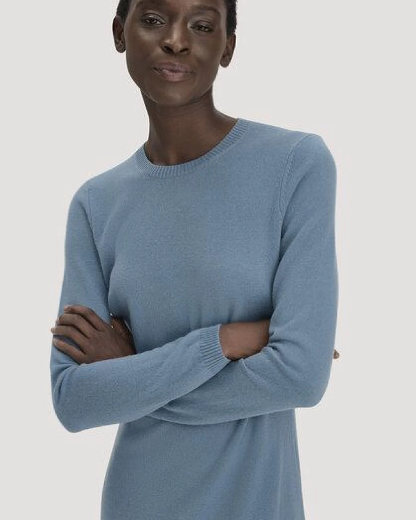 hessnatur Strickkleid Regular aus Bio-Schurwolle mit Cashmere – Ansicht 2
