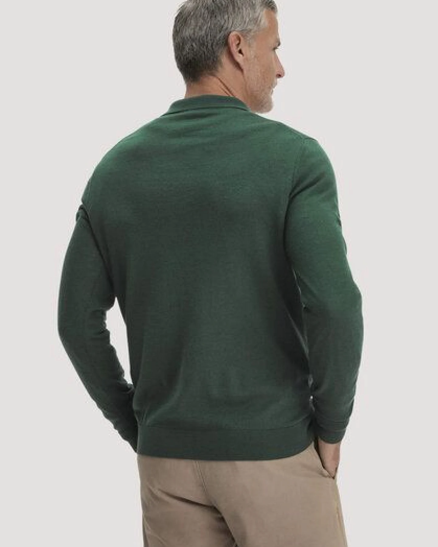 hessnatur Strick Polo Regular aus reiner Bio-Merinowolle – Ansicht 2