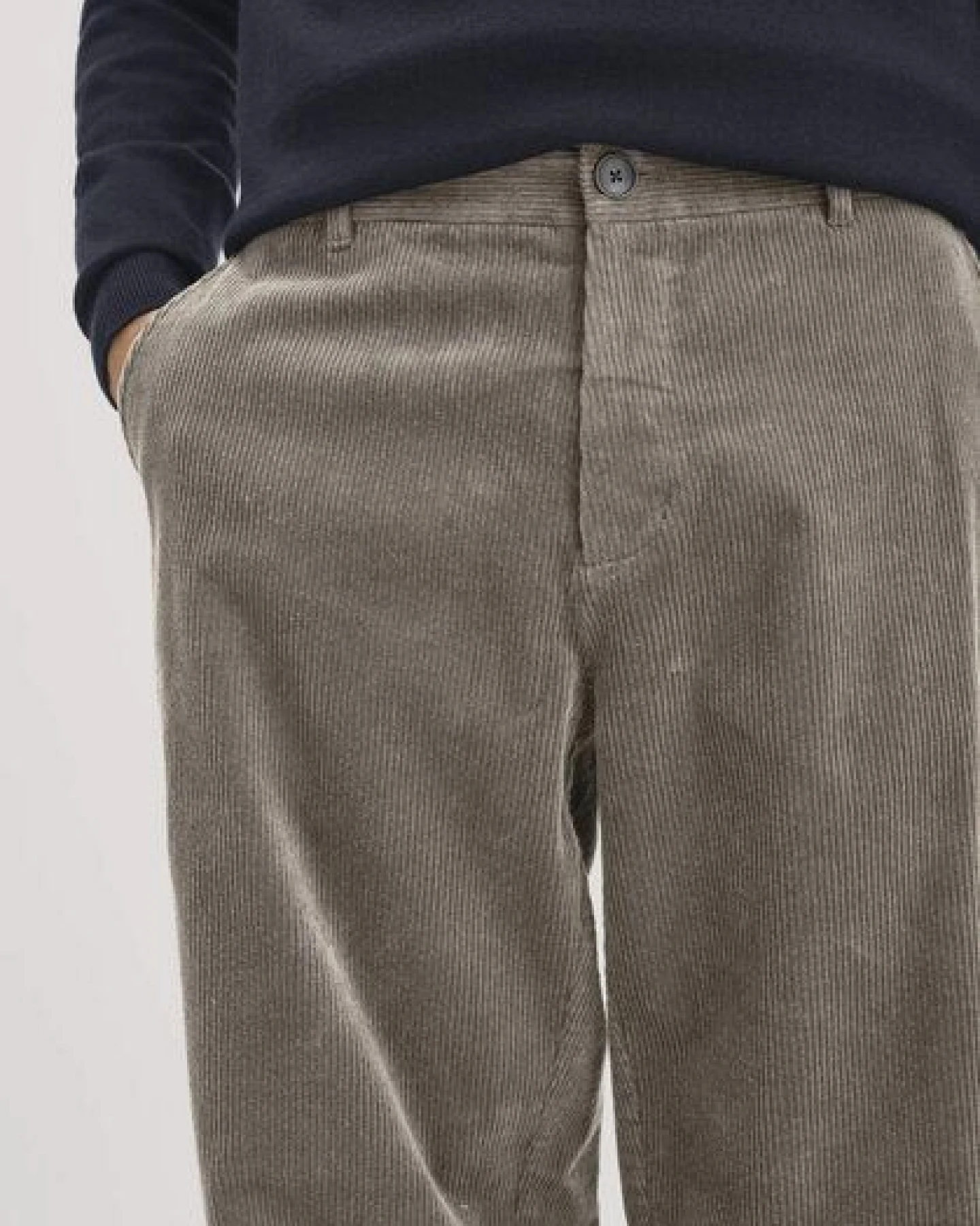 hessnatur Cordhose RONNEL Relaxed aus Bio-Baumwolle – Ansicht 2