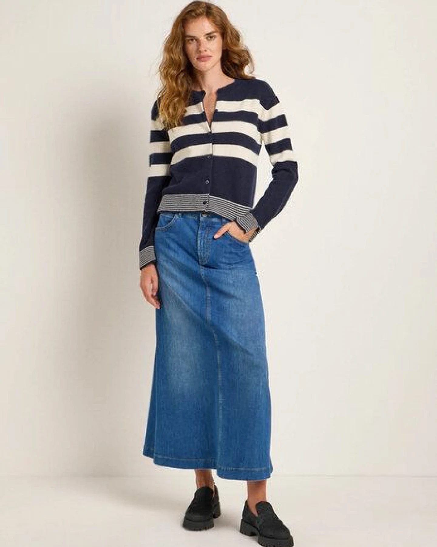 LANIUS Boxy Strickjacke aus Bio-Schurwolle und Bio-Baumwolle – Ansicht 2