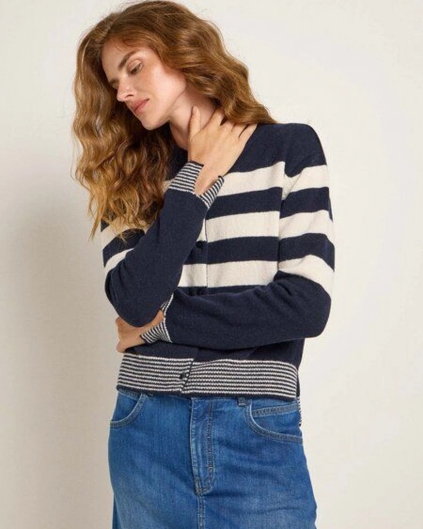 LANIUS Boxy Strickjacke aus Bio-Schurwolle und Bio-Baumwolle – Ansicht 3