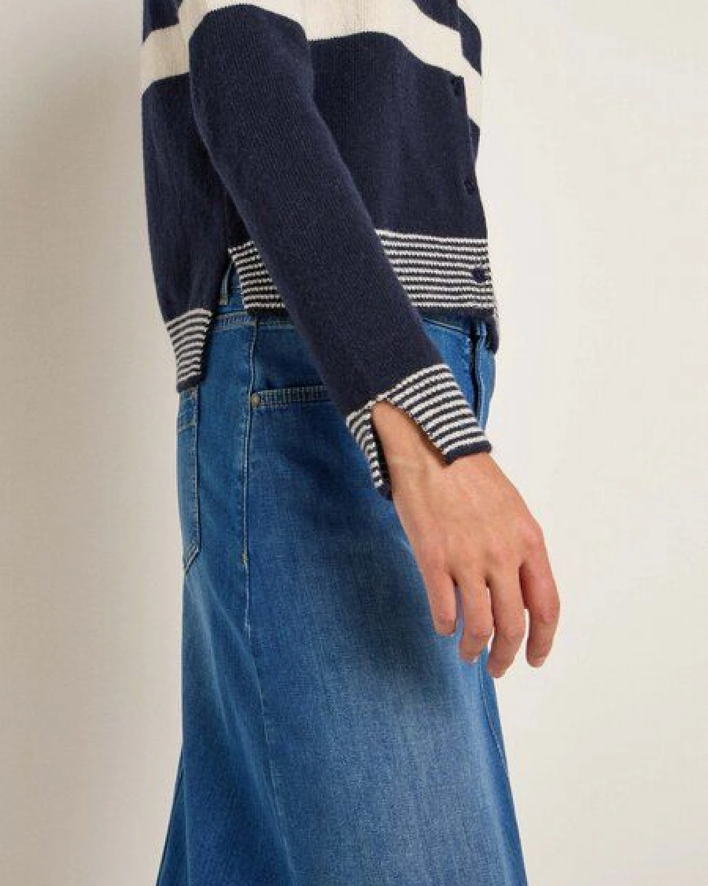 LANIUS Boxy Strickjacke aus Bio-Schurwolle und Bio-Baumwolle – Ansicht 4