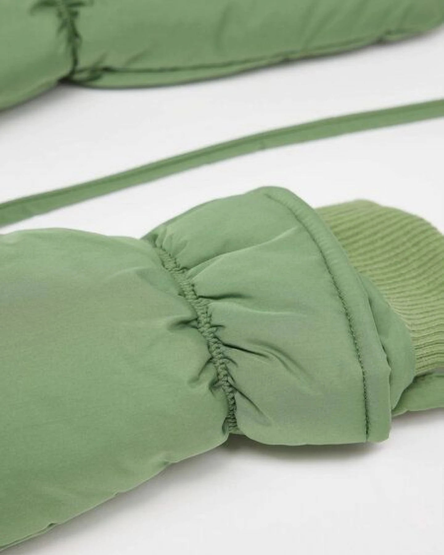 LANIUS Wattierte Handschuhe aus recyceltem Polyester – Ansicht 3