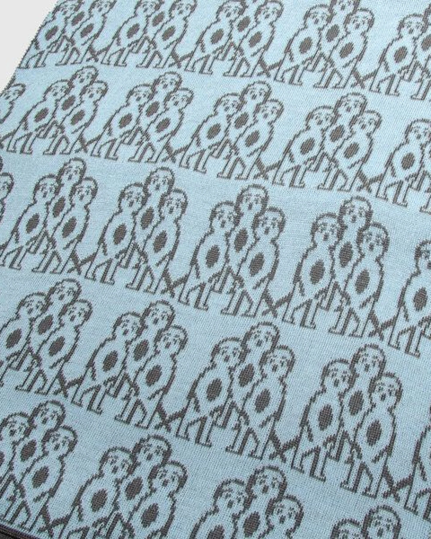 LANARTO slow fashion Schal „Erdmännchen“ aus Merinowolle Extrasoft – Ansicht 2