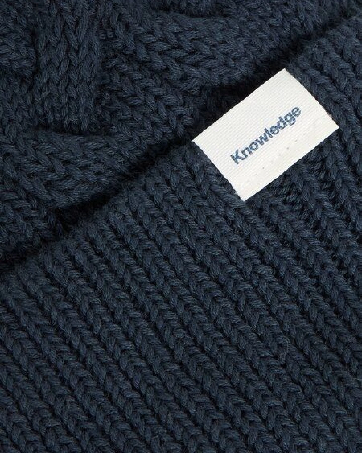 KnowledgeCotton Apparel Strickmütze mit Zopfmuster und Bommel aus Bio-Baumwolle – Ansicht 3