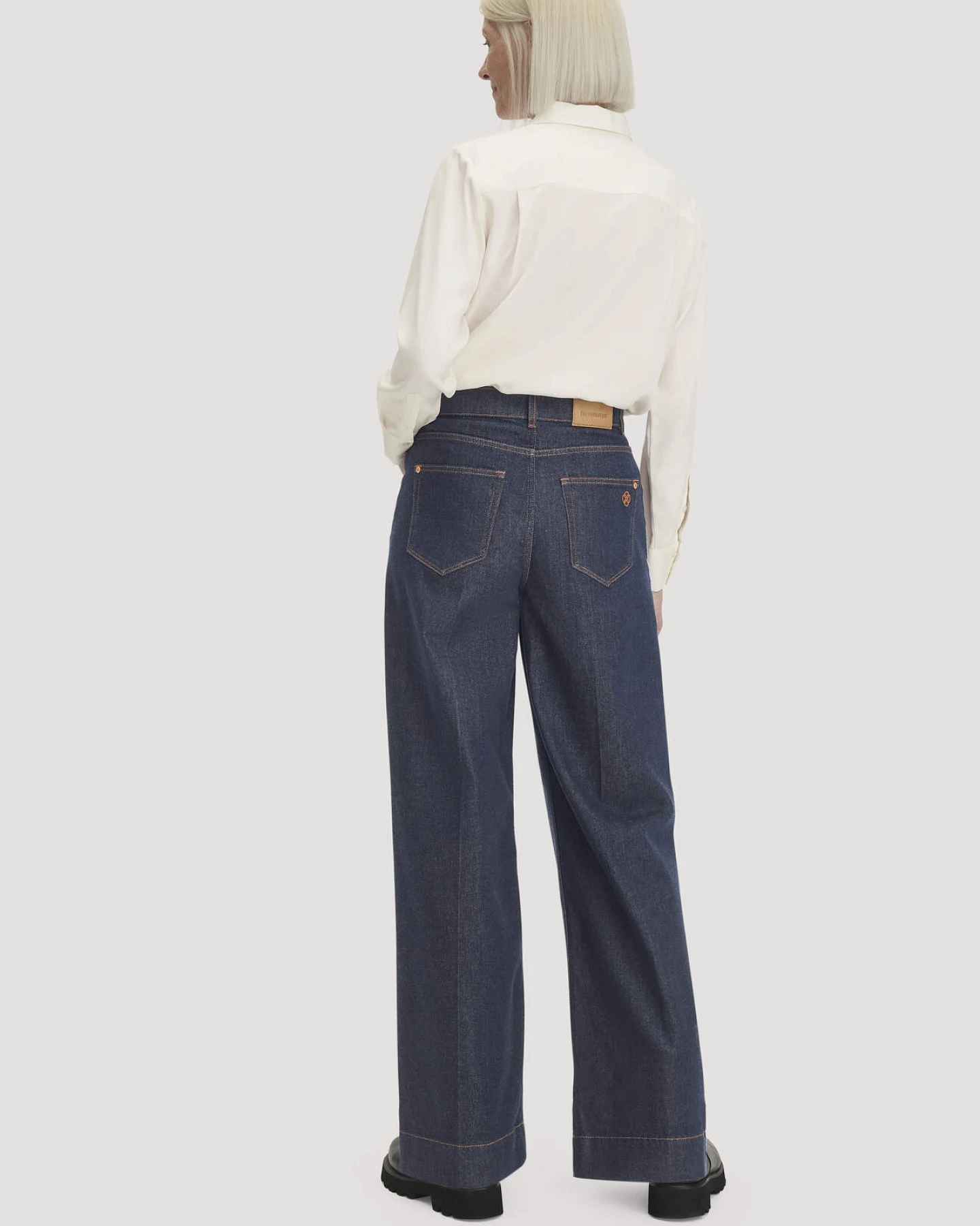hessnatur Damen Jeans VONNA Super Wide Leg aus Bio-Baumwolle - blau - Größe 26/32 – Ansicht 2