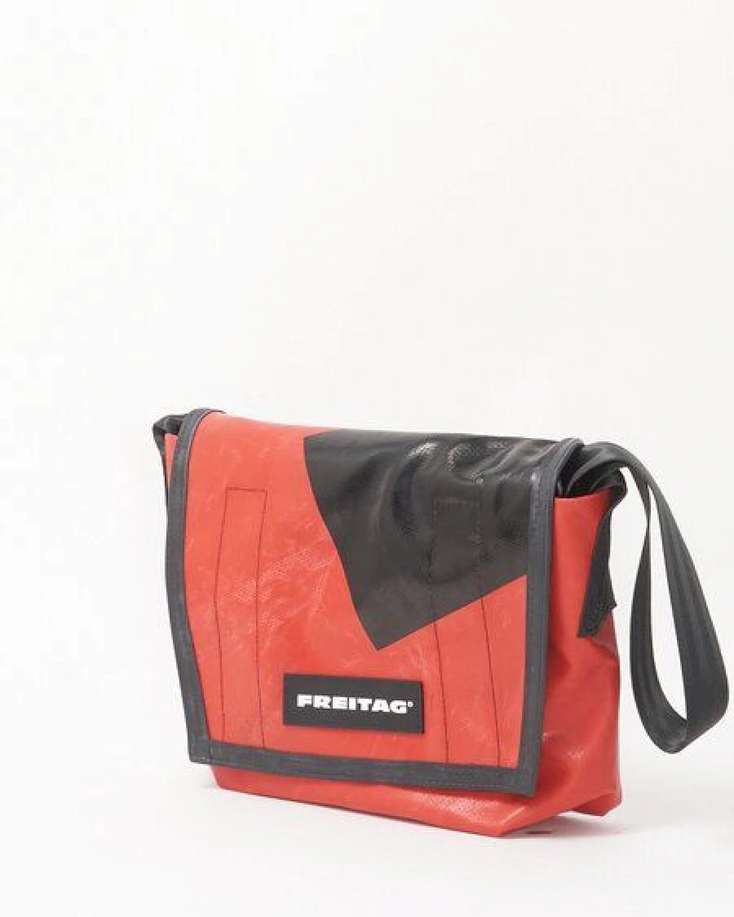 Freitag F11 LASSIE - red black (000004048696) – Ansicht 2