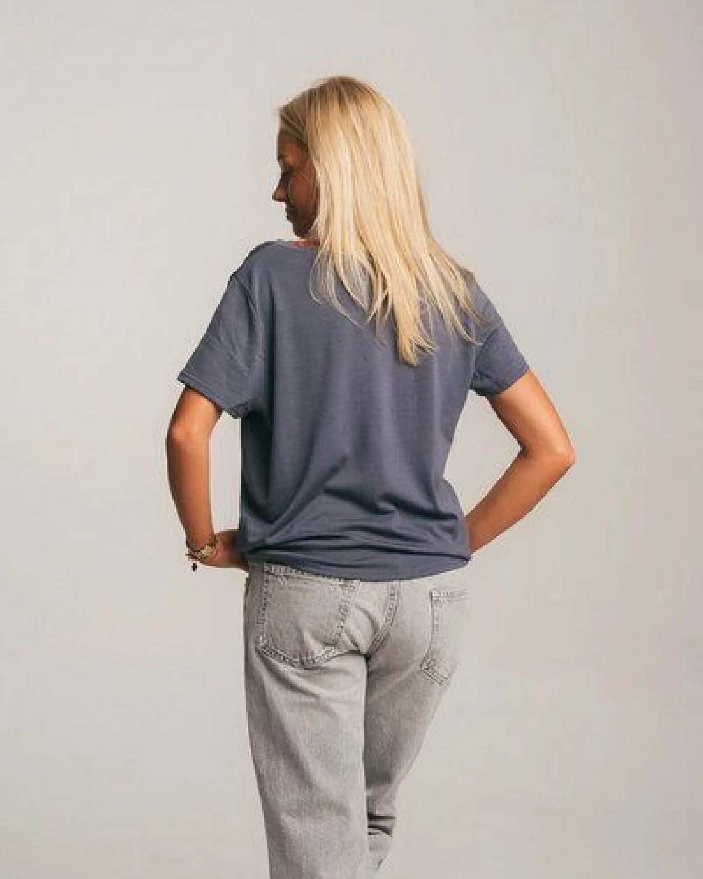 Kopyto LEGWAN RWS – Damen-T-Shirt mit V-Ausschnitt und kurzen Ärmeln aus Merinowolle – Ansicht 4